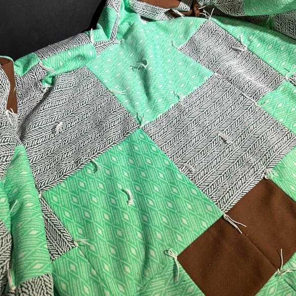 New Handmade Quilt. One Side is basketballs and Hoops - Picture 3 of 4